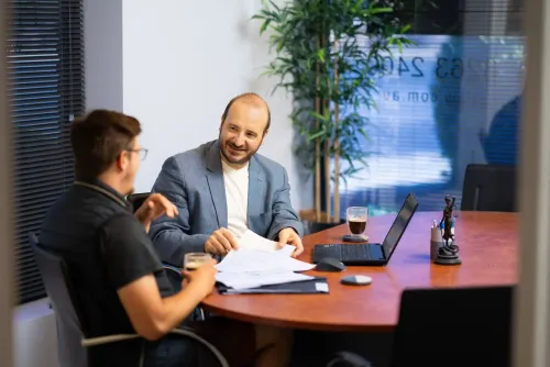 Phil Testa working with a client